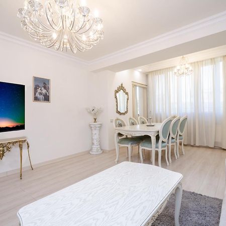 5A Beautiful Apartment In The Center Of The Capital Photo Original Ереван Екстериор снимка